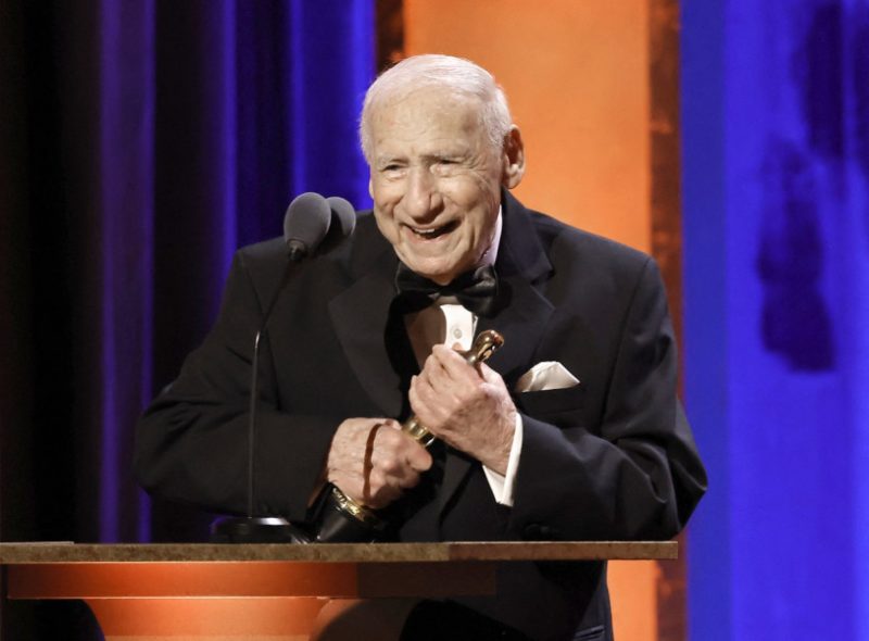 Oscar d’honneur pour Mel Brooks, maître du cinéma comique hollywoodien mel brooks 1704876772