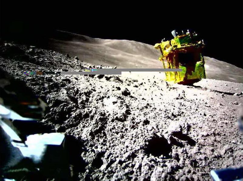 La sonde japonaise SLIM résiste à sa troisième nuit lunaire (JAXA) vis 0424202410330697