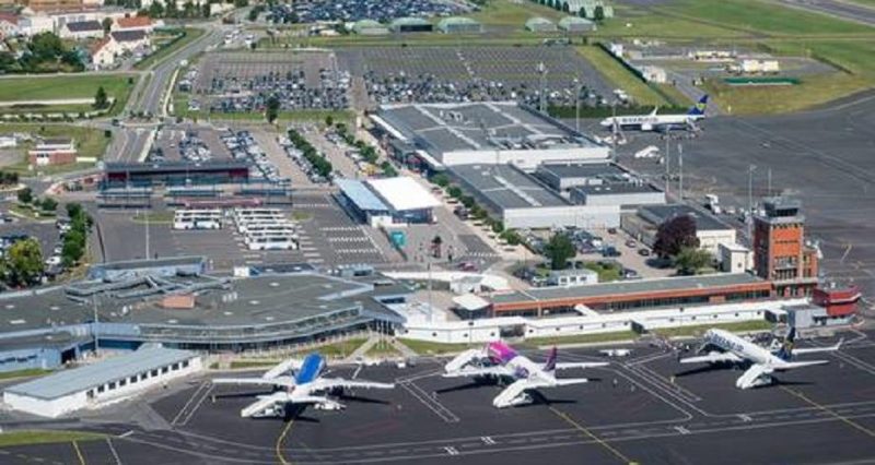 Grève des contrôleurs aériens en France : aucun vol prévu ce jeudi à l’aéroport de Beauvais vis 0606202411135798
