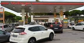 France: la grève reconduite dans les raffineries de TotalEnergies 1 Greve station e1665479903955