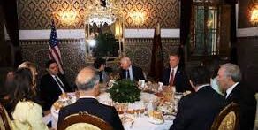 SM le Roi offre un dîner en l'honneur d'une délégation du Congrès américain 1 dinner officiel e1673679961457