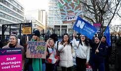 Royaume-Uni: le service de santé public face à la plus importante grève de son histoire 1 UK Greve e1675706121351