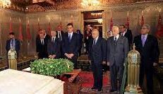 Le président du gouvernement espagnol visite le Mausolée Mohammed V 1 pedro sachez visite le Mosolee e1675337609740