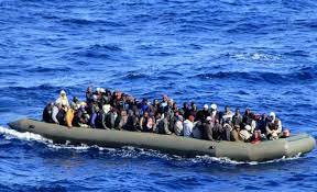Laâyoune: Interpellation du propriétaire d’un atelier de fabrication de canots pneumatiques pour l’immigration clandestine 1 canots pneumatiques