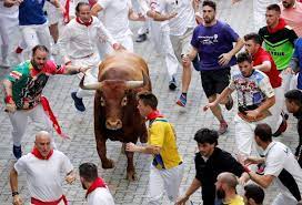 lachers de taureaux de la San Fermin