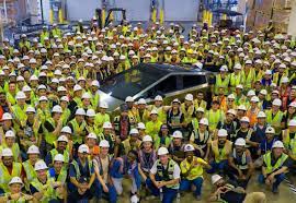 pickup electrique Cybertruck de Tesla
