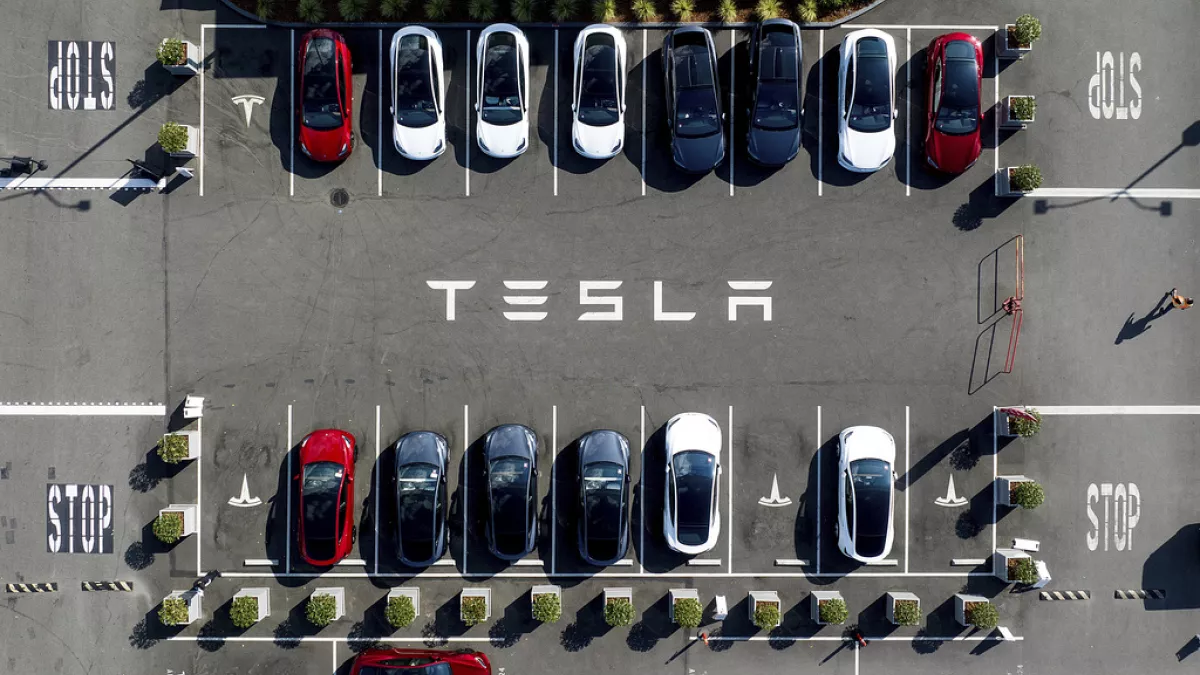 Tesla : 2 millions de voitures rappelées 1 1200x675 cmsv2 b1273a43 8f23 5fa3 8329 207f84a7ebf7 8107868