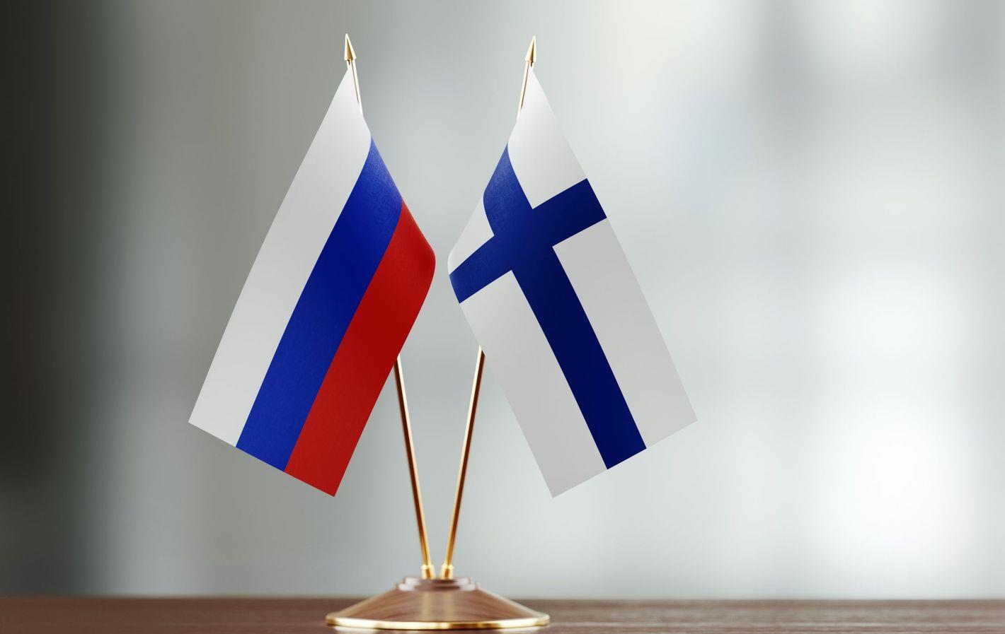 La Finlande rouvre une partie de sa frontière avec la Russie 1 vis 1213202314132743