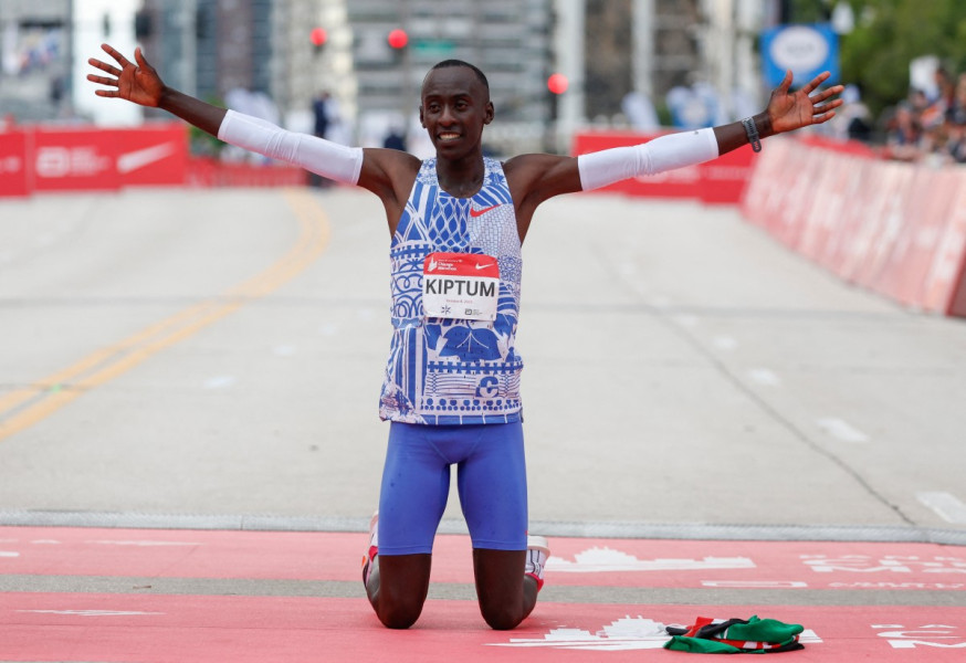 Kenya: le recordman du monde du marathon Kelvin Kiptum meurt dans un accident 1 afp 20240211 34j82pv v2 preview filesathleticskenkiptumobit 1707732314