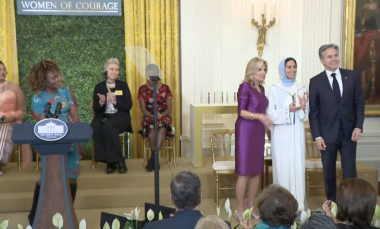 Droits des femmes: Le prix décerné à Rabha El Haymar à la Maison Blanche, un hommage aux réformes initiées par Sa Majesté le Roi 1 Capture decran 2024 03 04 a 20.33.58 780x470 1