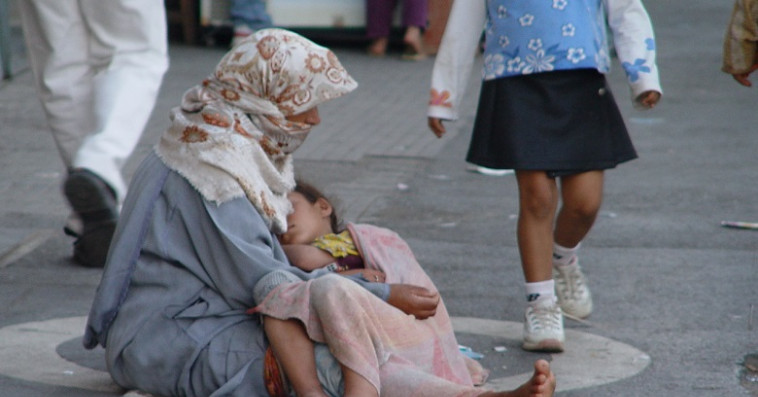 CESE : 70% des marocains appellent à l’interdiction de la mendicité 1 enfnat