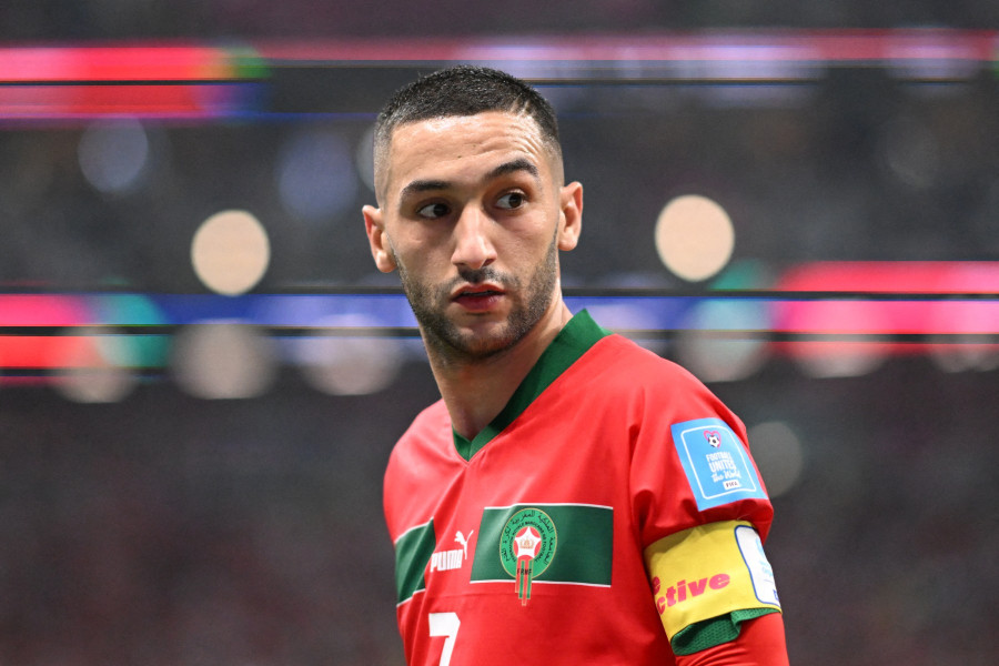 moroccos midfielder 07 hakim ziyech looks on during the qatar 2022 world cup semi final football match between france and morocco at the al bayt stadium in al khor 1706518939