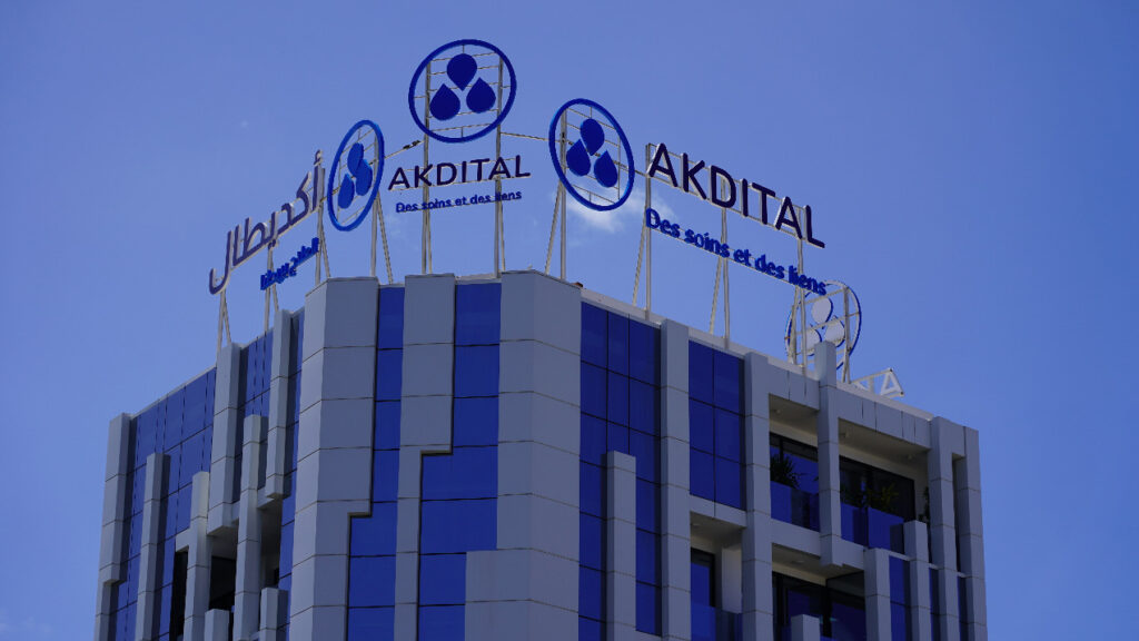 Technologie : Akdital introduit pour la 1re fois au Maroc le robot chirurgical Da Vinci Xi 1 akdital large