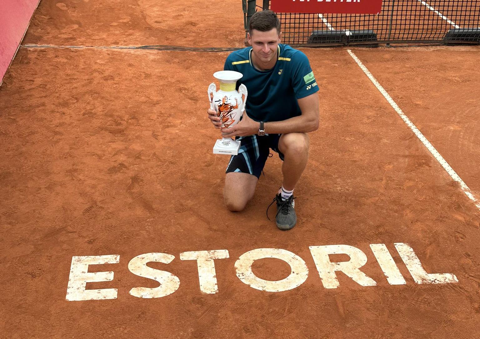 ATP: Le Polonais Hubert Hurkacz remporte le tournoi d'Estoril 1 vis 0407202417230495