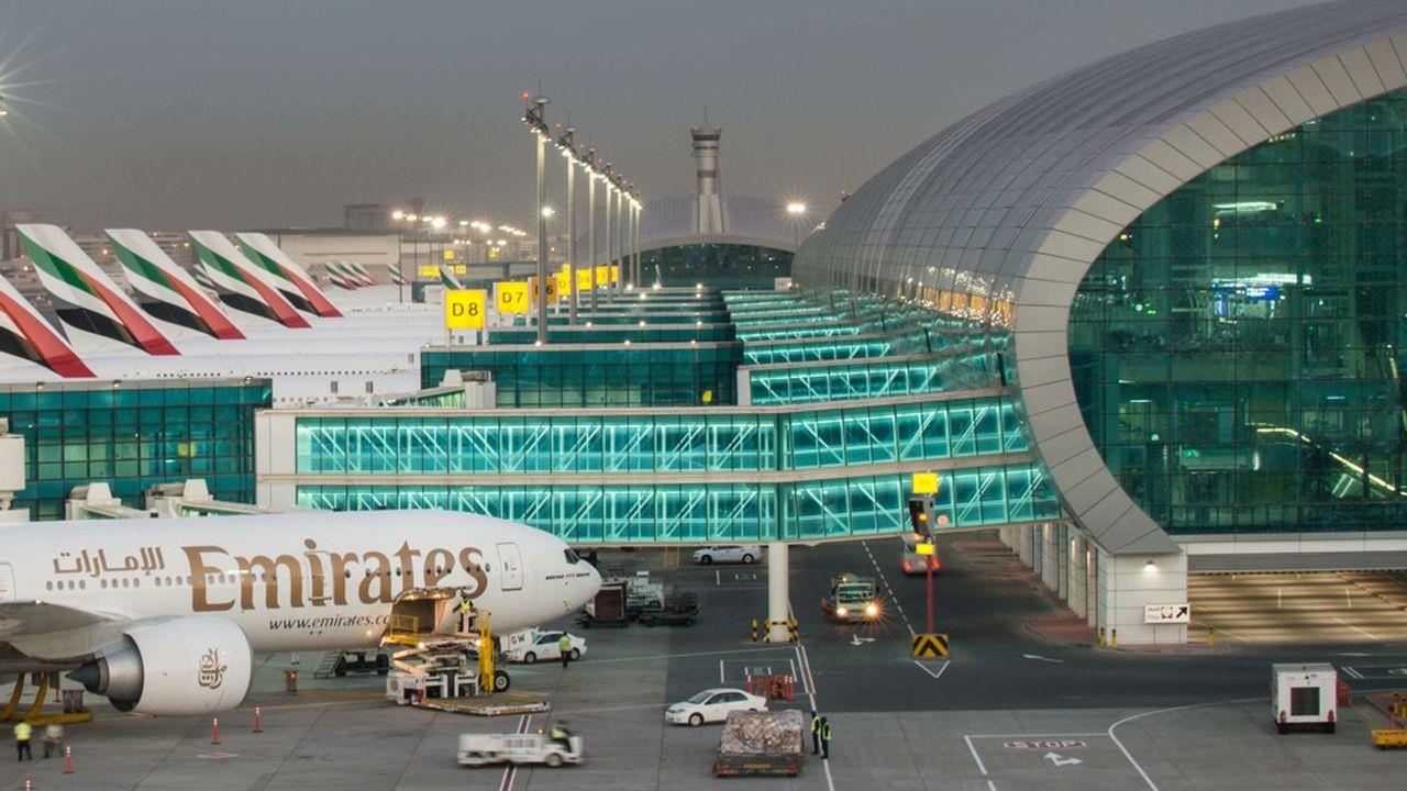 Le trafic aérien se rétablit progressivement à l'aéroport inondé de Dubaï 1 vis 0418202418191172