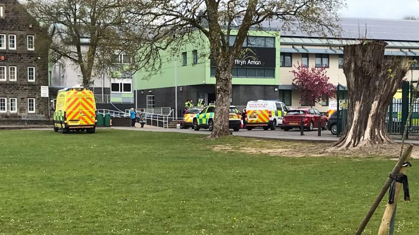 Trois blessés dans une école au Pays de Galles, une personne interpellée 1 vis 0424202416224415