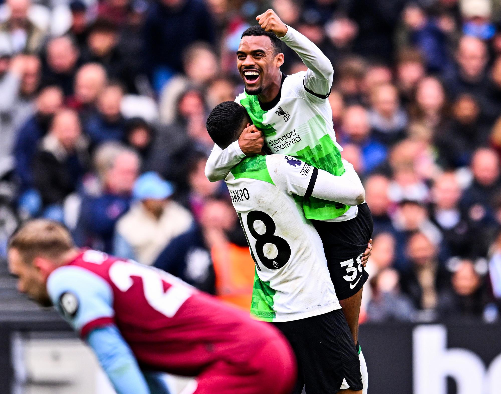 Liverpool se contente d'un match nul face à Westham et voit ses chances de titre s’amenuir 1 vis 0427202417373357