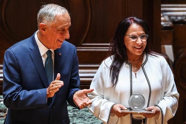 Lisbonne : Bouayach reçoit le Prix Nord-Sud du Conseil de l'Europe Monde 1 amina bouayach