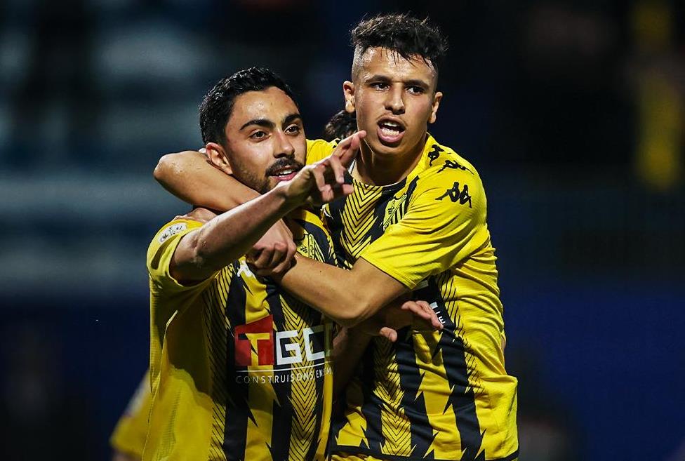 Coupe du Trône de football: Le Maghreb de Fès s'impose devant le Moghreb de Tétouan et va en demi-finale (4-2) 1 vis 0511202423130400