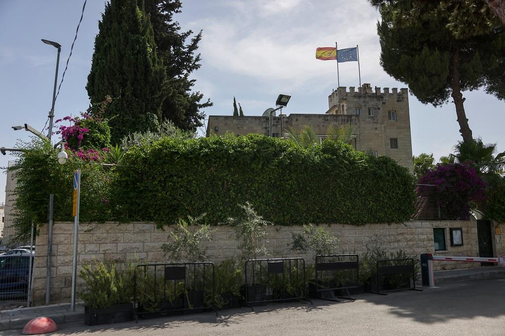 L'Espagne rejette toute "restriction" à l'activité de son consulat à Al-Qods 1 vis 0531202411531996