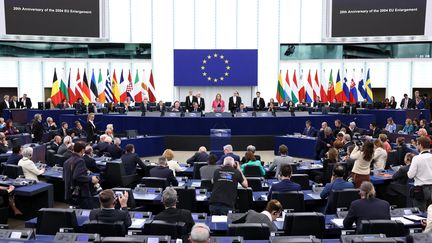 L’UE sort du traité sur la Charte de l’énergie, »incompatible » avec ses objectifs climatiques 1 UE