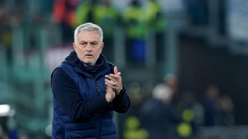 Jose Mourinho s'engage avec Fenerbahçe 1 vis 0602202400270767