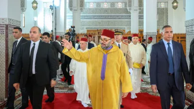 الملك يؤدي صلاة العيد بمدينة تطوان