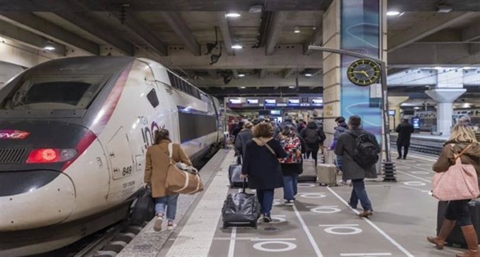 Attaque contre le réseau TGV de la SNCF: des actes de "sabotage", selon une source proche du dossier 1 2672024023800 23232