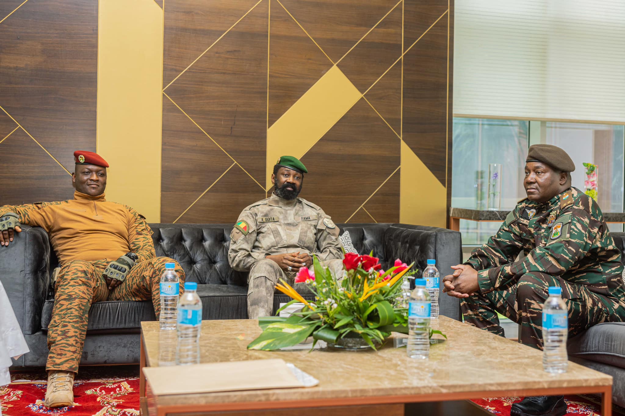 Le Burkina Faso, le Mali et le Niger s'unissent au sein d'une "confédération" 1 AES NIGER 4