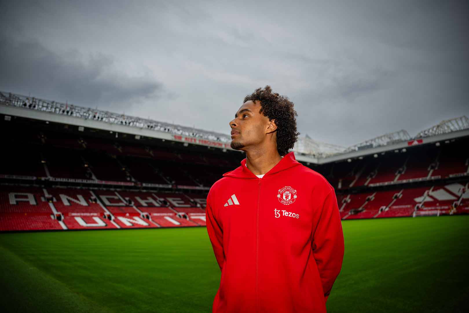 Joshua Zirkzee signe à Man United 1