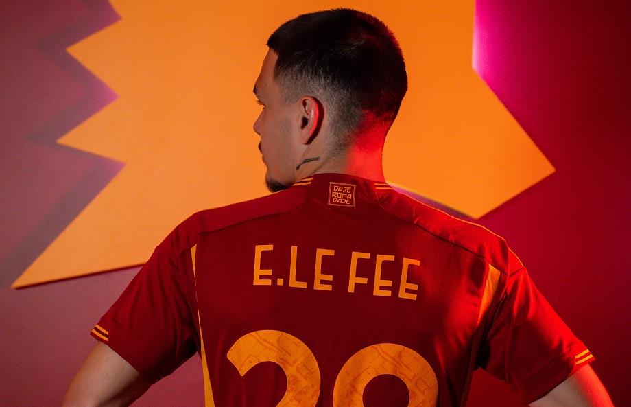 Enzo Le Fée signe à l'AS Rome 1 vis 0711202410203010