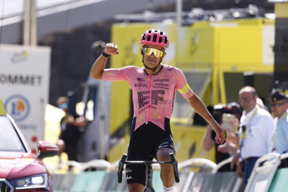 Tour de France : L'Équatorien Richard Carapaz remporte la 17e étape 1 vis 0717202419392773