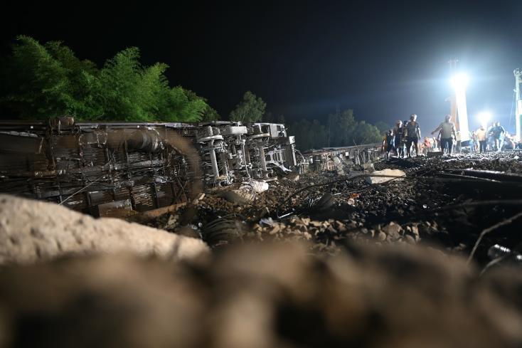 Déraillement d'un train de passagers en Inde: au moins deux morts et 35 blessés 1 vis 0719202406431182