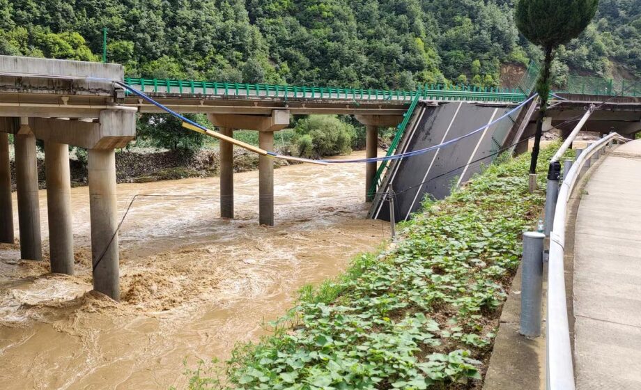 Effondrement d’un pont en Chine : Le bilan s'élève à 15 morts 1 vis 0722202407432008