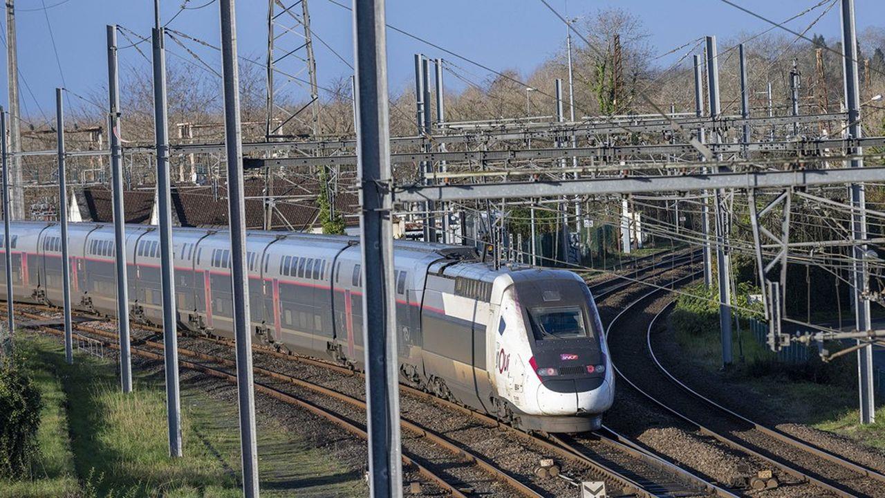 Attaque contre la SNCF : les services de renseignement et forces de l'ordre "mobilisés" pour retrouver les auteurs 1 vis 0726202410362519