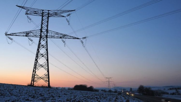 USA: Plus de 300.000 foyers privés d’électricité au Michigan après de violentes tempêtes 1 electricite e1724926334764