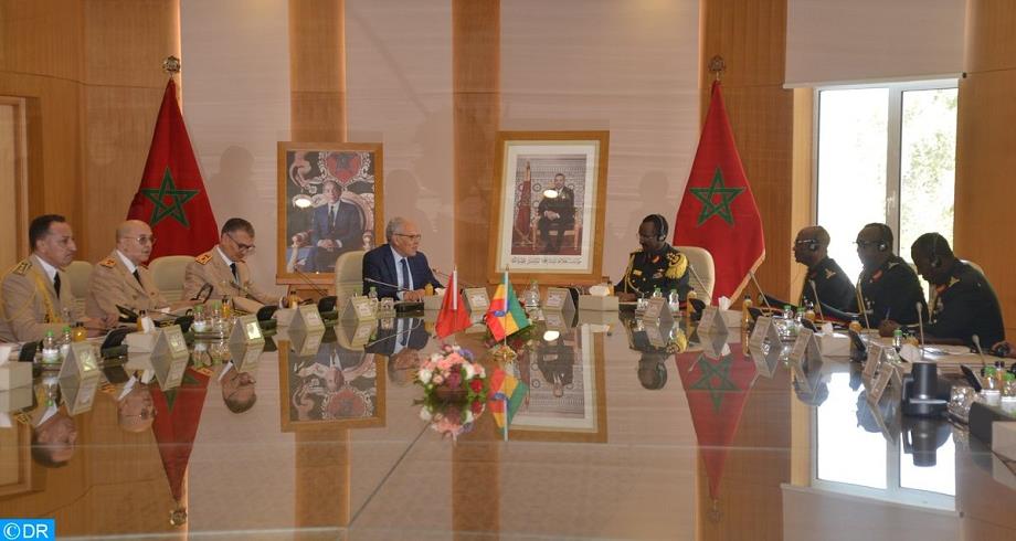 Le Chef d'Etat-Major des Forces de défense nationale éthiopiennes reçu par Abdellatif Loudiyi et Mohammed Berrid 1 vis 0826202414280806