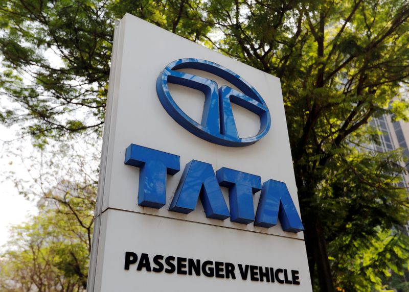 "Signature d'une convention d'investissement entre l’Administration de la Défense Nationale et le groupe indien Tata" 1 2022 05 12T014902Z 2 LYNXNPEI4A0RO RTROPTP 3 INDIA TATA MOTORS BONDS