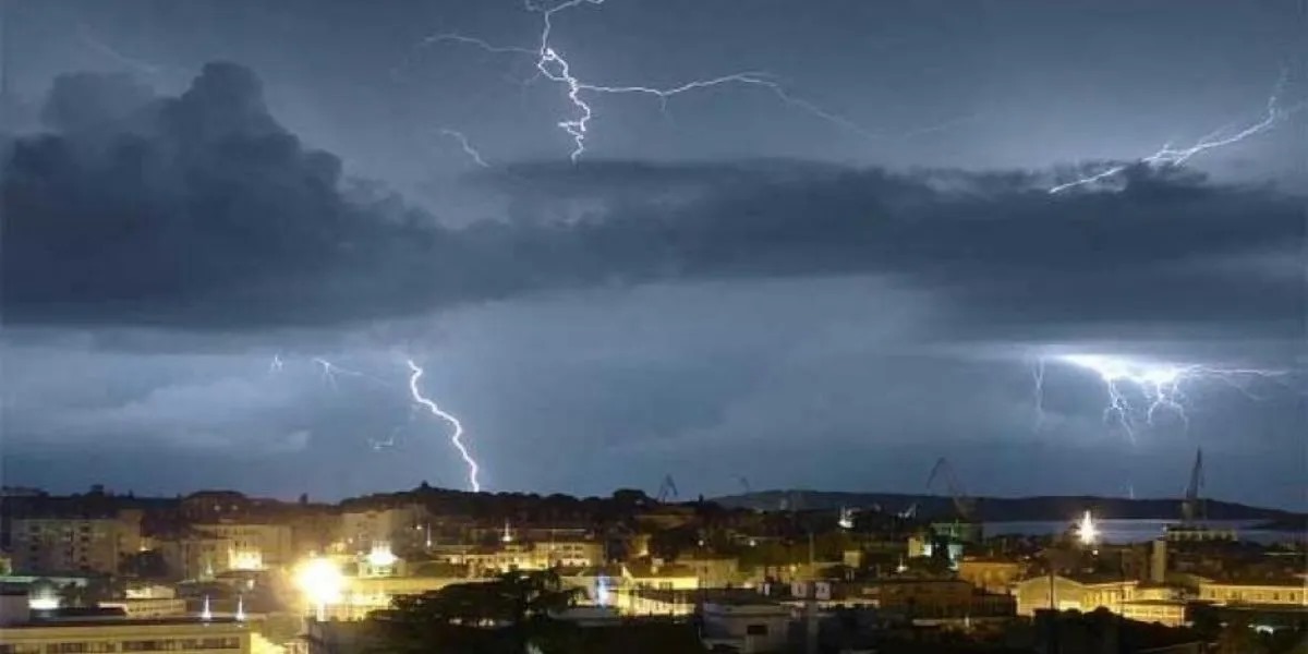 Météo : Code rouge pour des orages violents et de la grêle ce week-end 1 Meteo