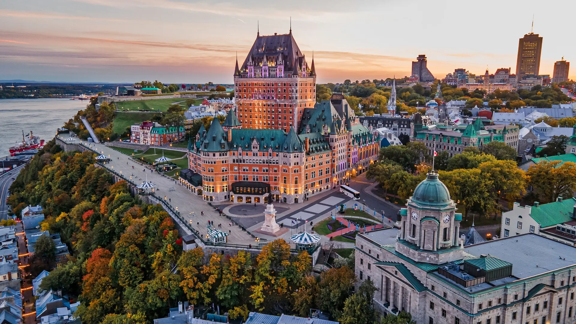 QC Chateau Frontenac hero