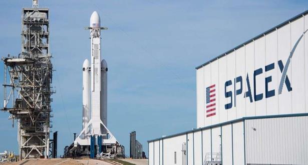 SpaceX inaugure sa première mission privée d'exploration spatiale 1 falcon heavy SPACEX 070218
