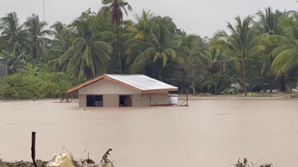 La tempête tropicale Yagi fait quatre morts aux Philippines 1 vis 0902202407164200