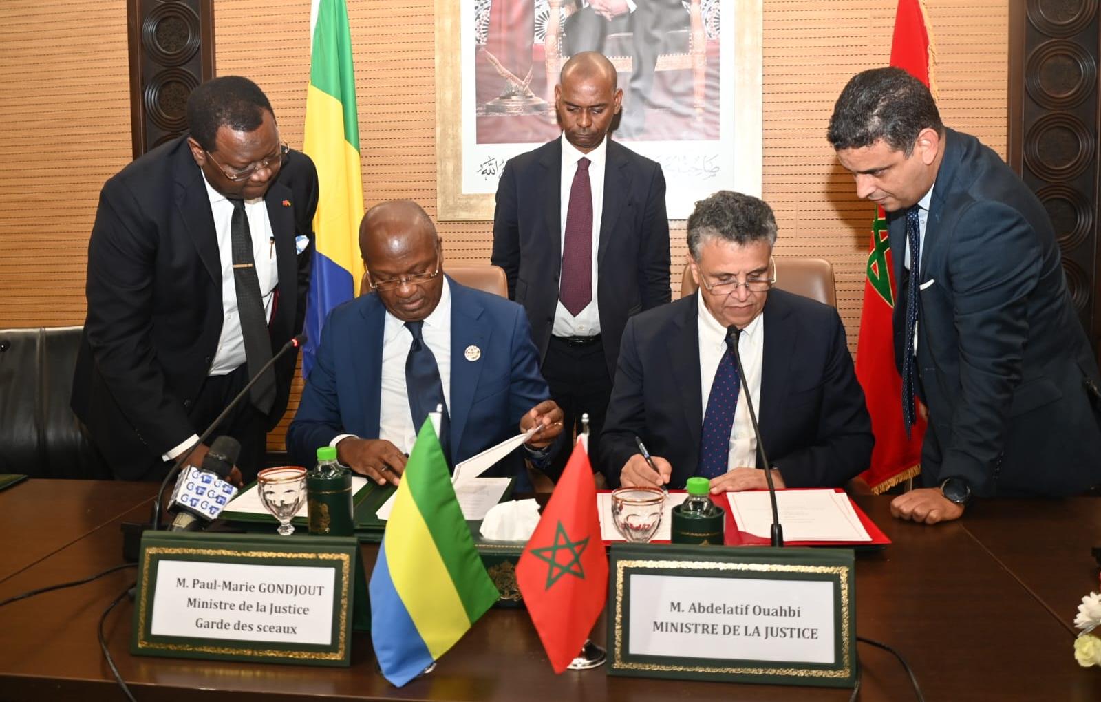 Le Maroc et le Gabon signent un protocole d’accord dans le domaine de la justice 1 vis 0918202415243937