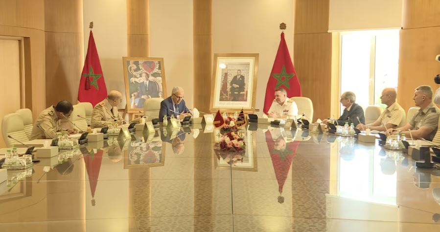 Rencontre entre le Ministre Délégué à la Défense Nationale et le Vice-Amiral Britannique 1 maroc royaume uni