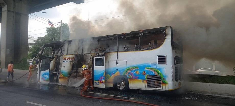 Thaïlande : Une vingtaine de victimes dans l'incendie d'un bus scolaire 1 vis 1002202406333642
