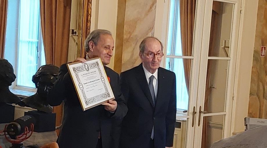 Faouzi Skali décoré de la Médaille d'or de "La Renaissance française" 1 vis 1017202411070078
