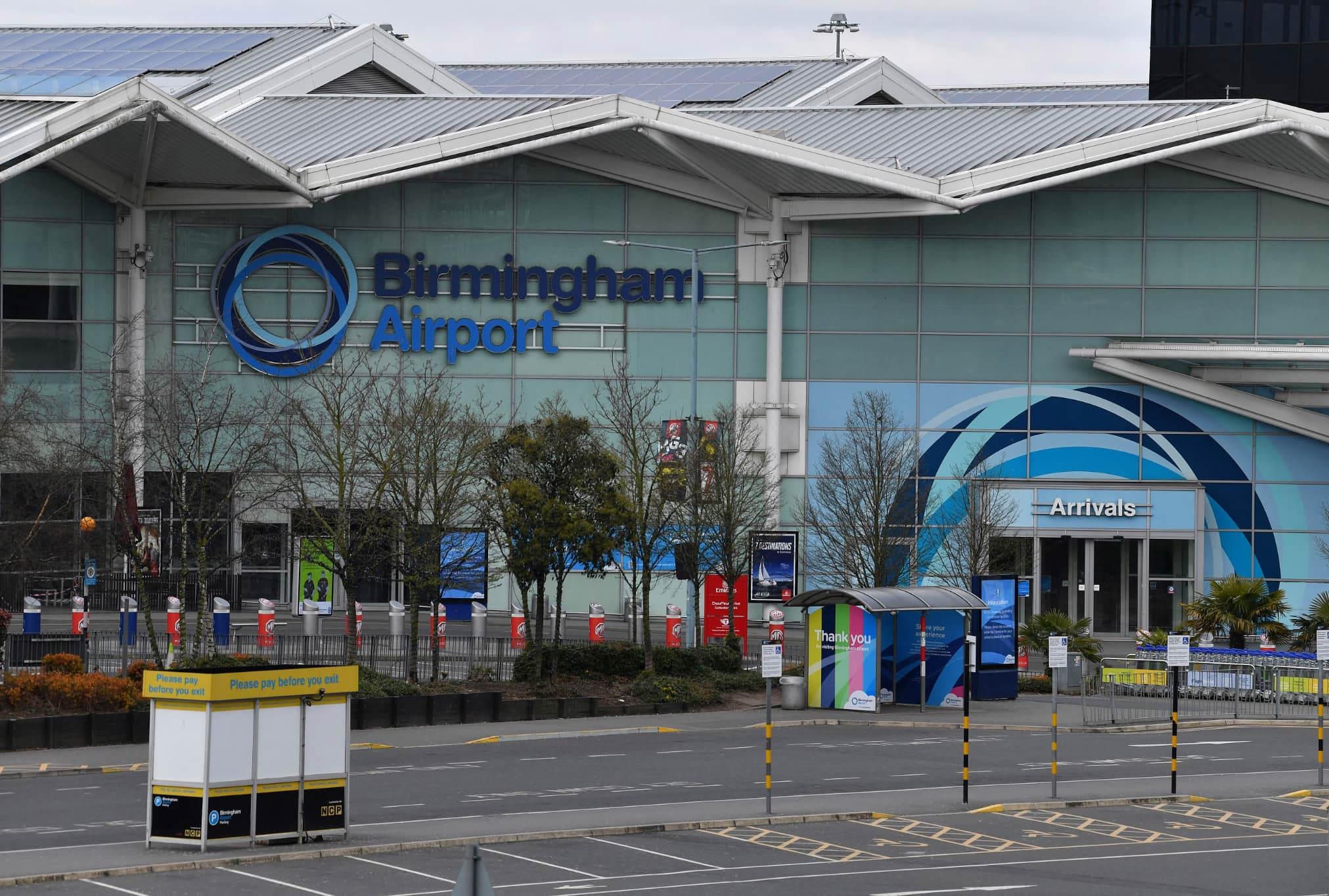 Évacuation de l’Aéroport de Birmingham en Raison d’un Véhicule Suspect 1 vis 1023202415111260