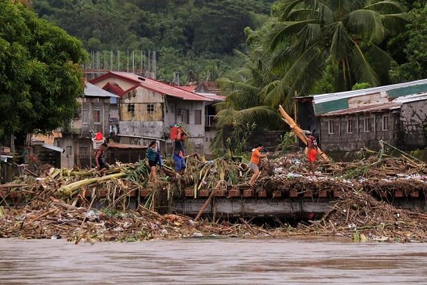 Tempête "Trami" : Quatorze Morts et Des Évacuations Massives dans le Nord des Philippines 1 vis 1024202406512657