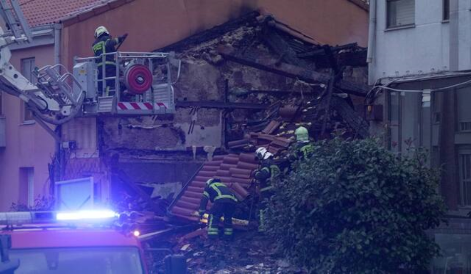 Tragédie à Santander : Un Immeuble S'effondre Après une Explosion de Gaz 1 vis 1026202411475335