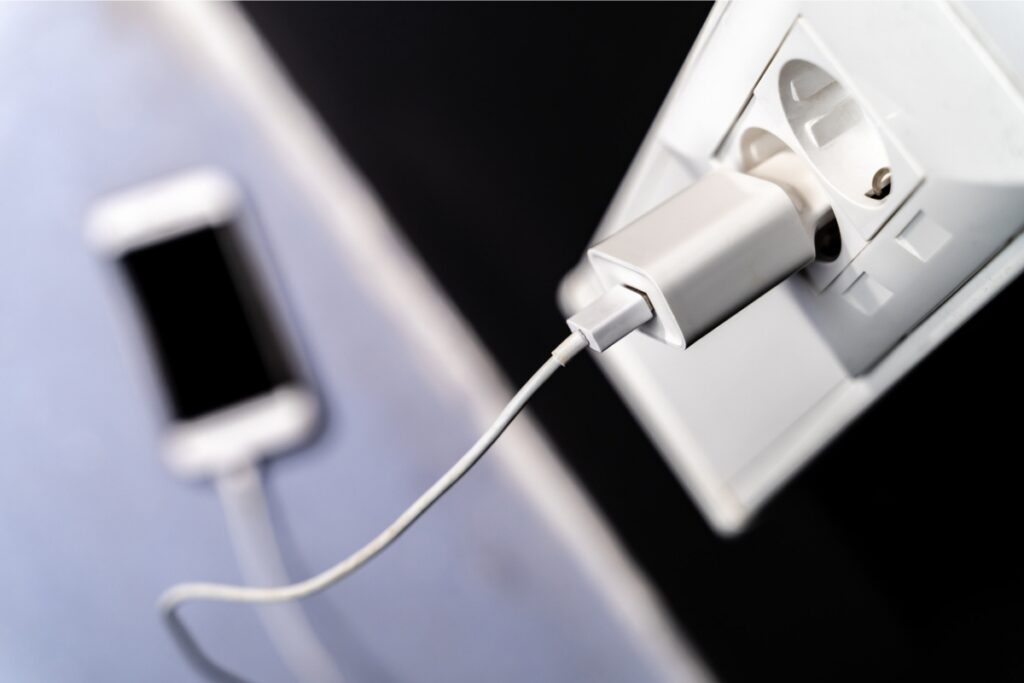 Le Chargeur Universel Devient Obligatoire dans l'Union Européenne à Partir du 28 Décembre 2024 1 Chargeur universel UE 1024x683 1
